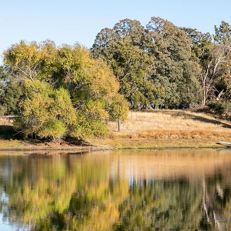 Rolling Oaks Ranch - 200 Acres Of Lakeside Beauty & Countryside Serenity Mariposa Esterno foto