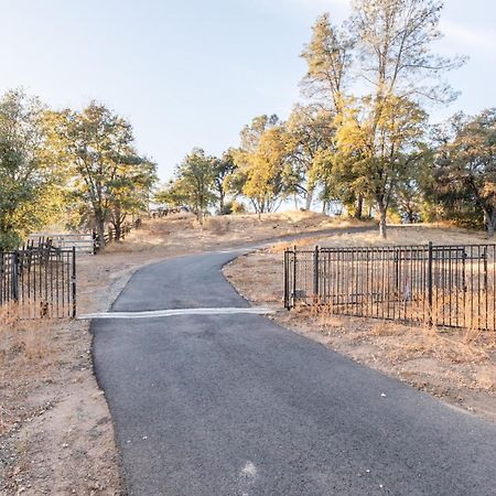 Rolling Oaks Ranch - 200 Acres Of Lakeside Beauty & Countryside Serenity Mariposa Esterno foto