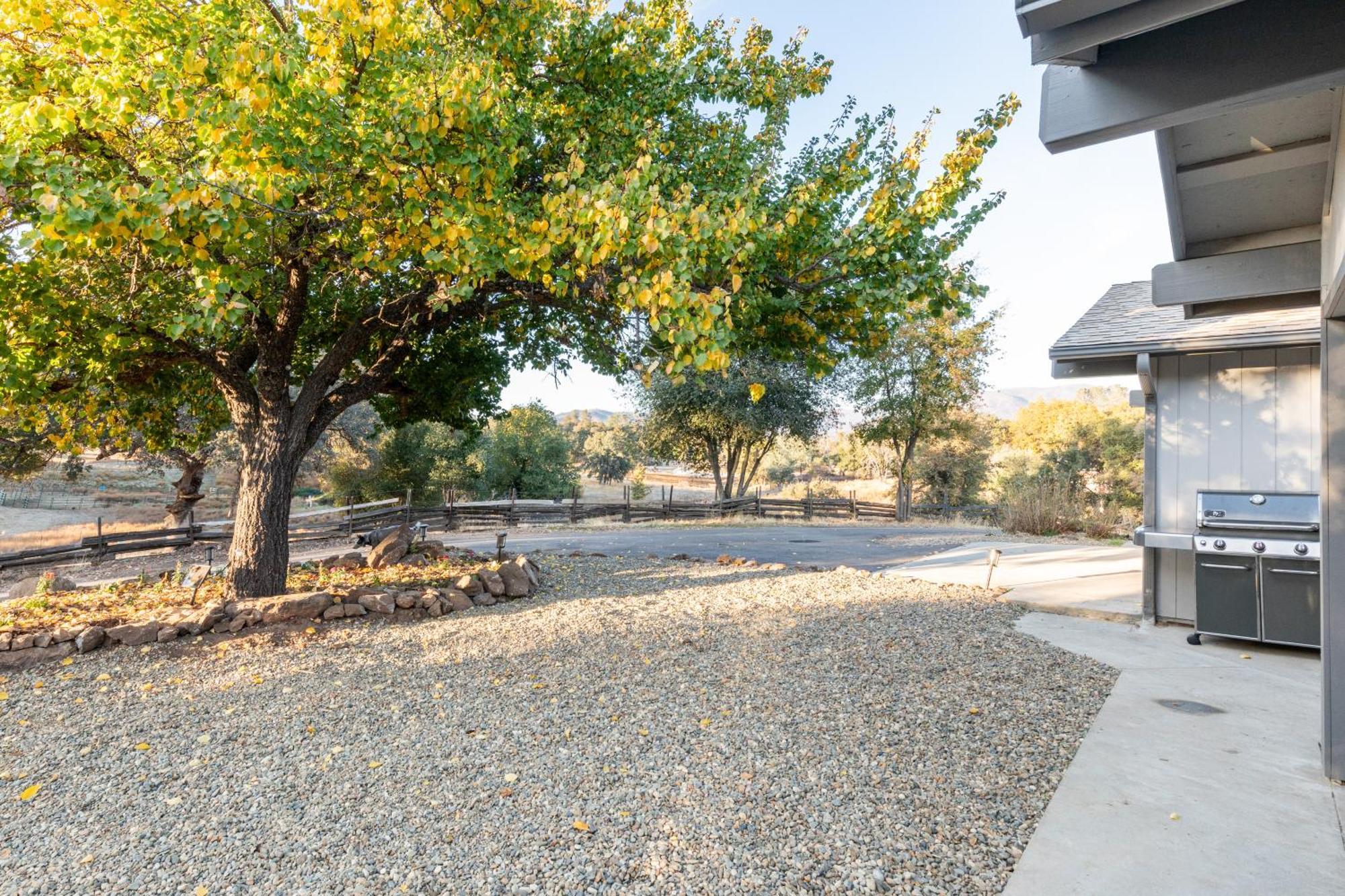 Rolling Oaks Ranch - 200 Acres Of Lakeside Beauty & Countryside Serenity Mariposa Esterno foto