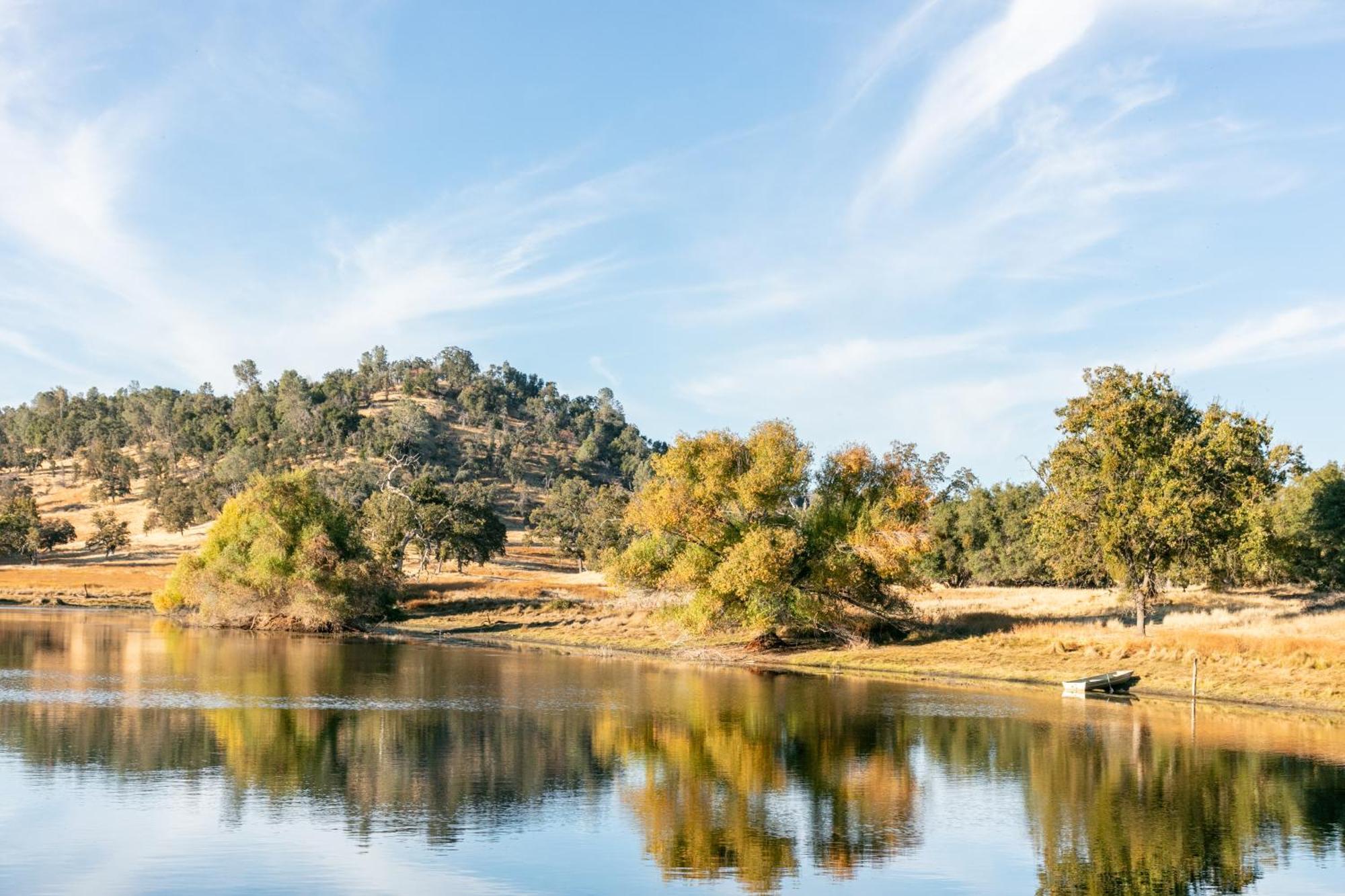 Rolling Oaks Ranch - 200 Acres Of Lakeside Beauty & Countryside Serenity Mariposa Esterno foto