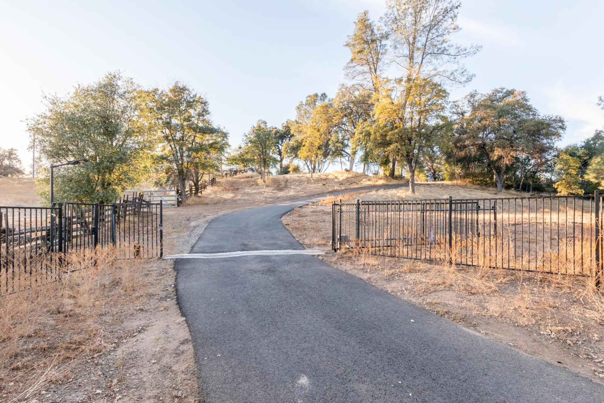 Rolling Oaks Ranch - 200 Acres Of Lakeside Beauty & Countryside Serenity Mariposa Esterno foto